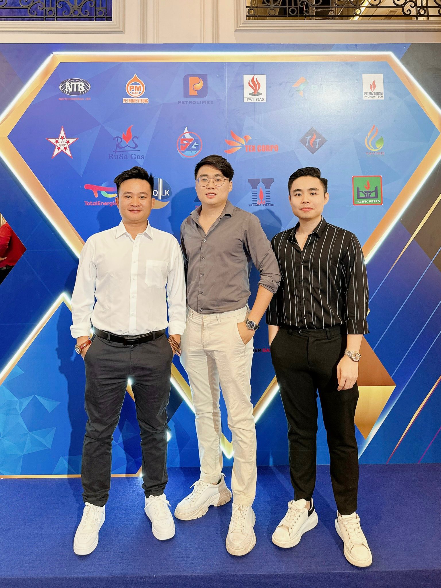 Tân Việt Sơn Tân Việt Sơn